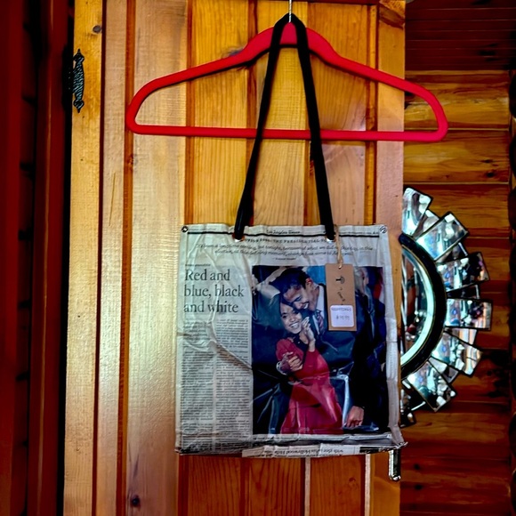 Vintage‎ Obama The News 👜 Purse - Picture 1 of 9